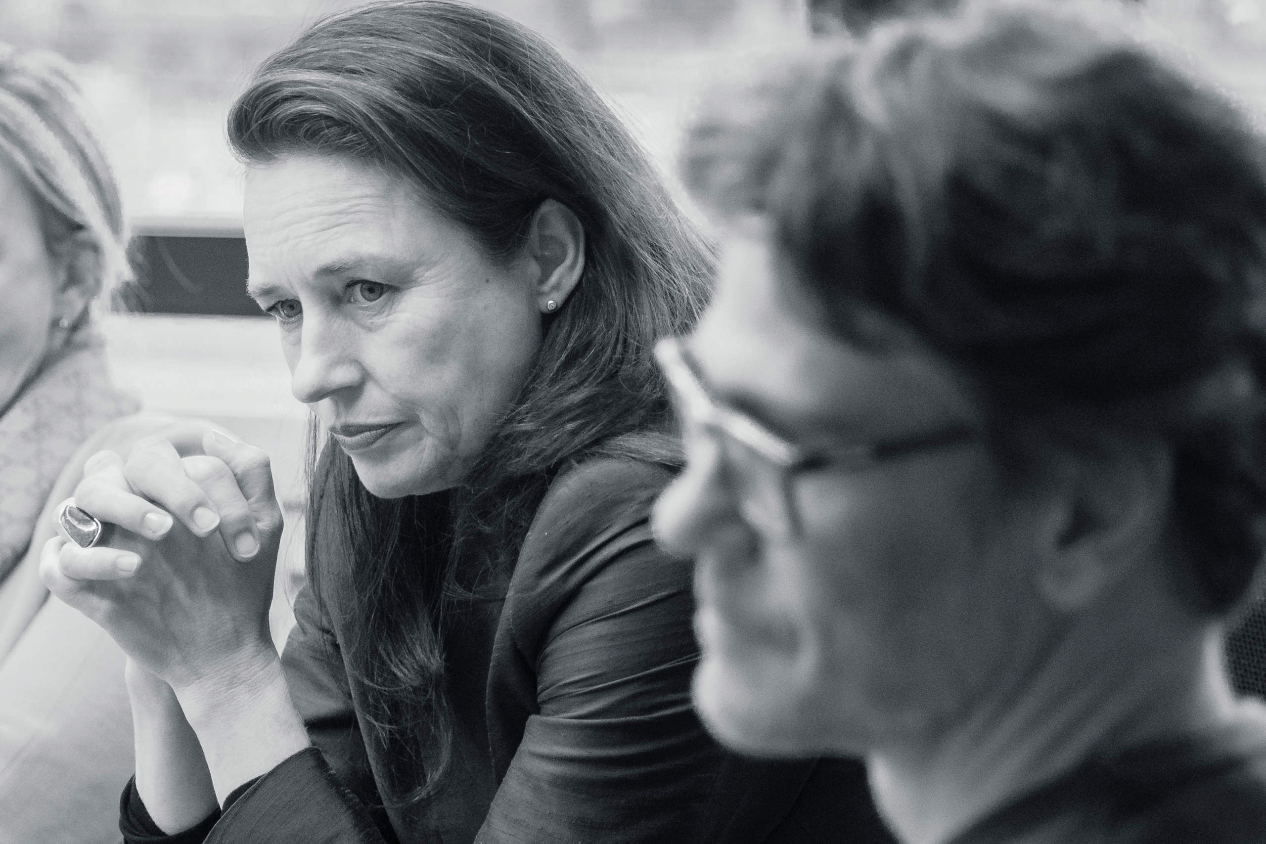 Karin Maria Schertler ist Chief Corporate Strategy Officer und Transformations- Expertin bei der Serviceplan Group. Die größte inhabergeführte Agenturgruppe Europas bezog 2022 mit rund 1700 Mitarbeitenden am Münchner Standort ihr neues House of Communication im iCampus @ Werksviertel.